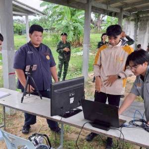 วิทยาลัยเทคนิคอ่างทอง นำผลงาน “#เอไอเทรนเนอร์เป้ายิงอัจฉริยะ” เข้าทดสอบ 📍ณ สนามยิงปืน ศูนย์การฝึกนักศึกษาวิชาทหาร มณฑลทหารบกที่13 จ.ลพบุรี