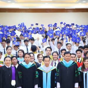 ✨🎓 #วิทยาลัยเทคนิคอ่างทอง ✨จัดพิธีมอบประกาศนียบัตร ประจำปีการศึกษา 2568 อย่างยิ่งใหญ่และอบอุ่น 🎓✨